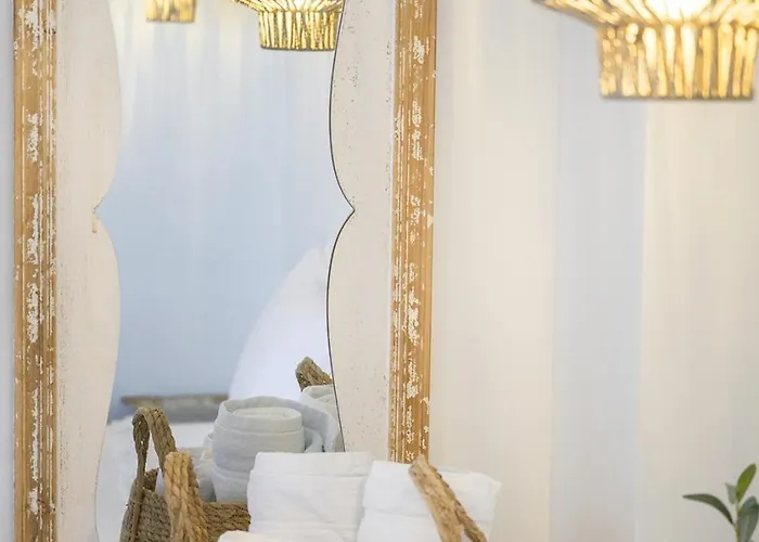 Meltemi Luxury * Nea Roda