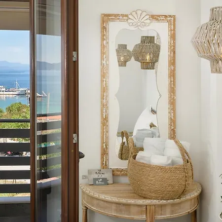 Отель Meltemi Luxury *