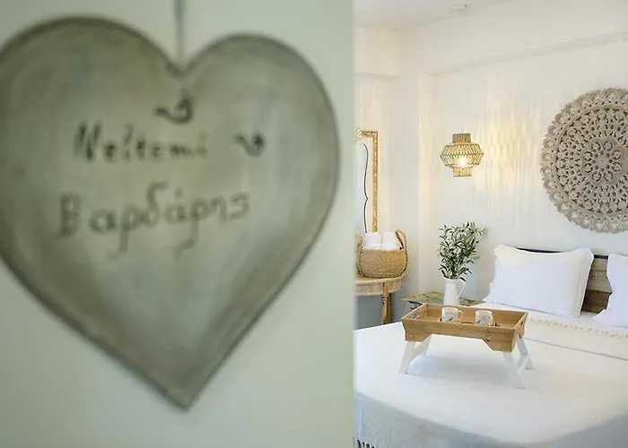 Meltemi Luxury * Nea Roda